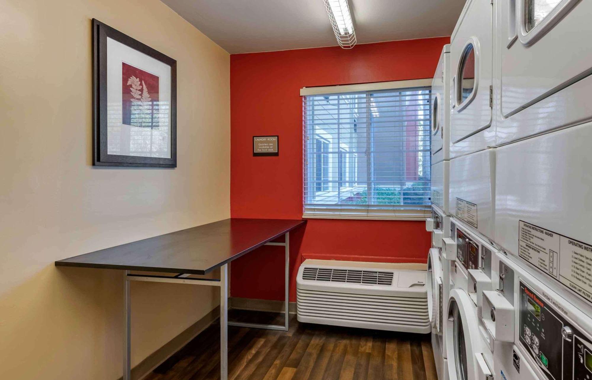 Extended Stay America Select Suites - Orlando - Lake Mary - 1040 Greenwood Blvd Bagian luar foto