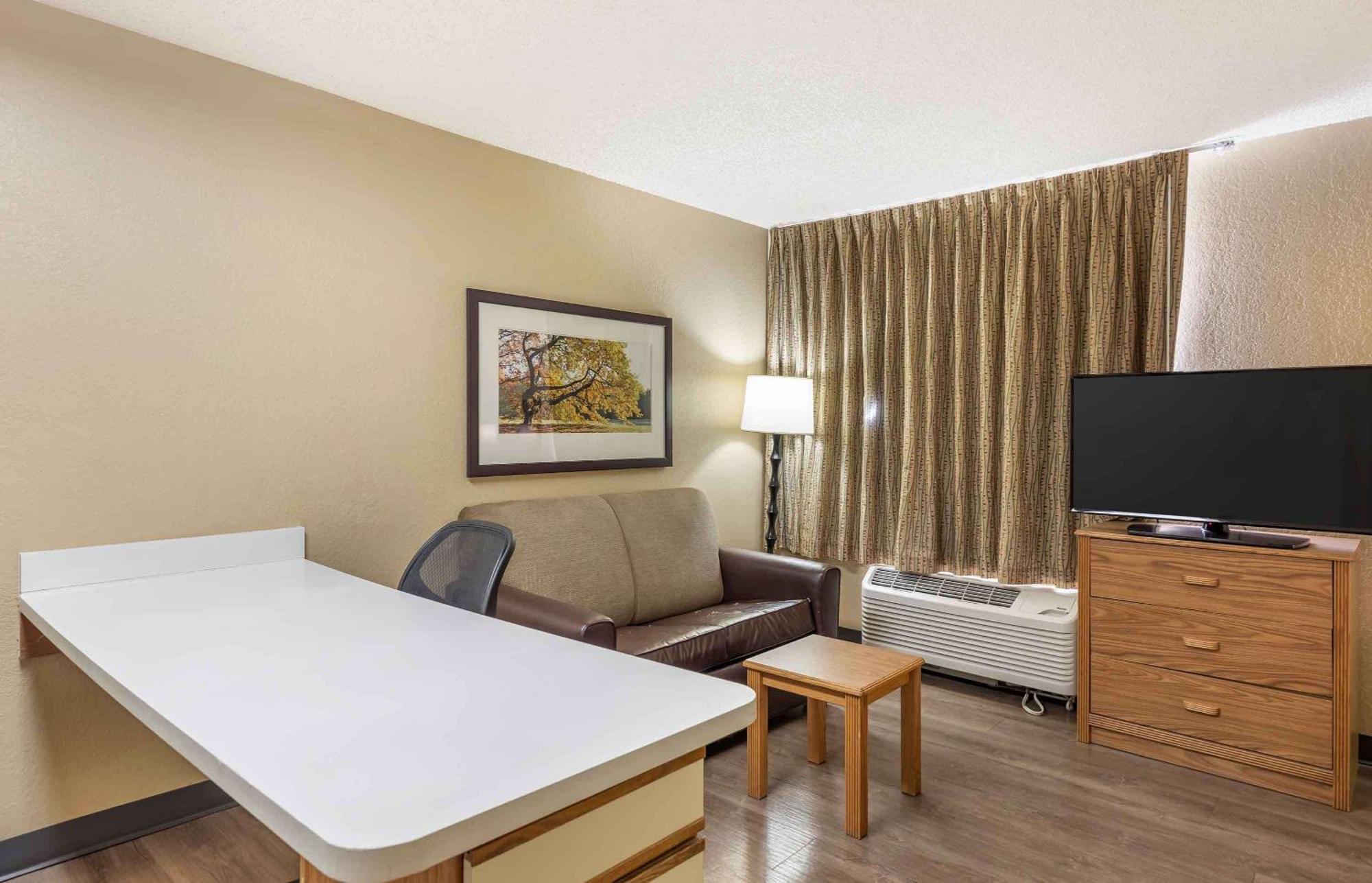 Extended Stay America Select Suites - Orlando - Lake Mary - 1040 Greenwood Blvd Bagian luar foto