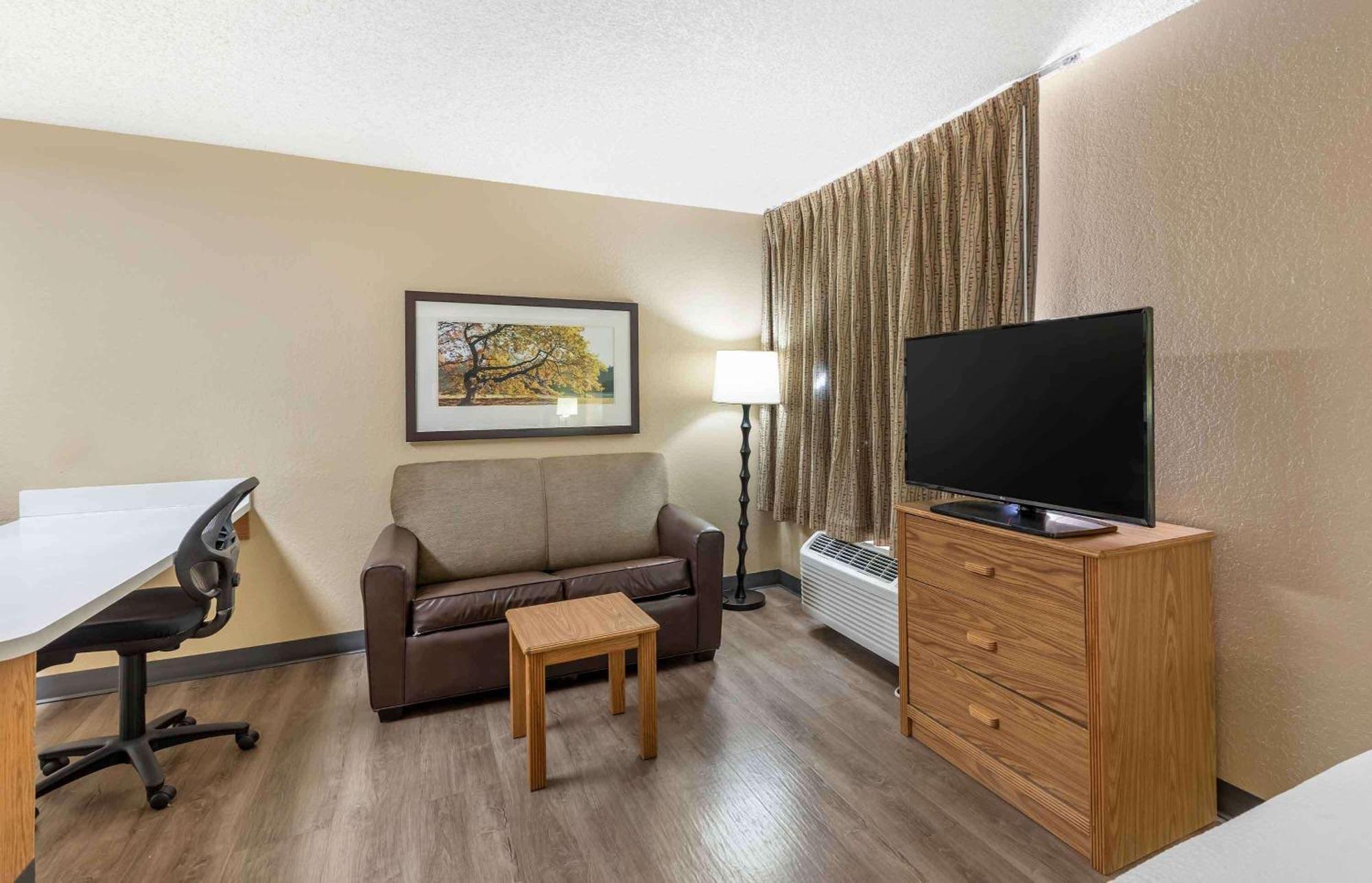 Extended Stay America Select Suites - Orlando - Lake Mary - 1040 Greenwood Blvd Bagian luar foto