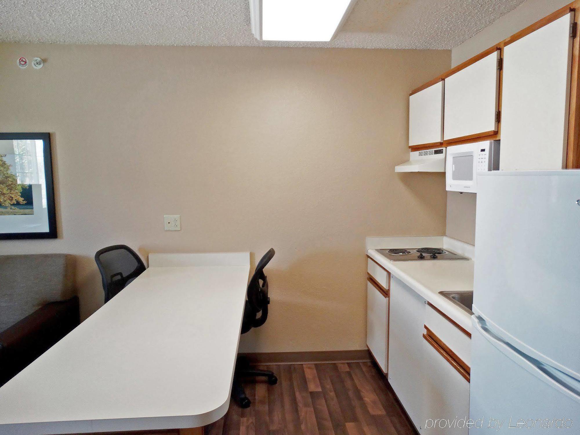 Extended Stay America Select Suites - Orlando - Lake Mary - 1040 Greenwood Blvd Bagian luar foto